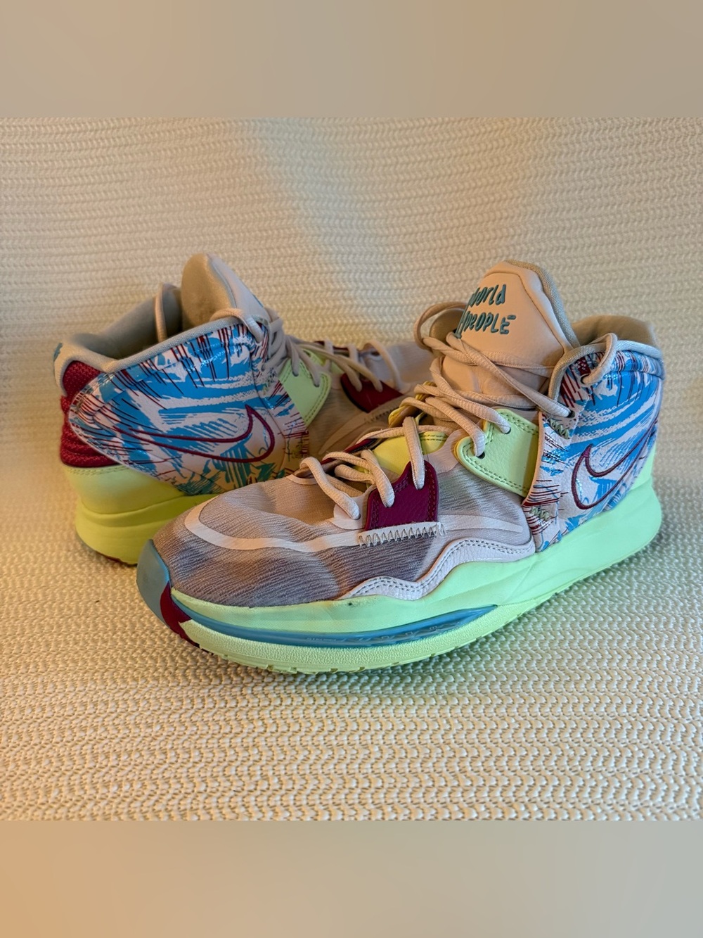 Nike Kyrie Infinity 1 World 1 People CZ0204-600 Basketball Shoes Mens Size 9
